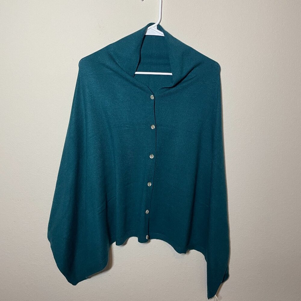Puli Women’s Green Scarf Shawl Button Sweater One Size Buttery Soft NWT
